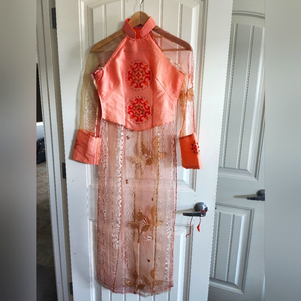 Traditional Vietnamese Clothing